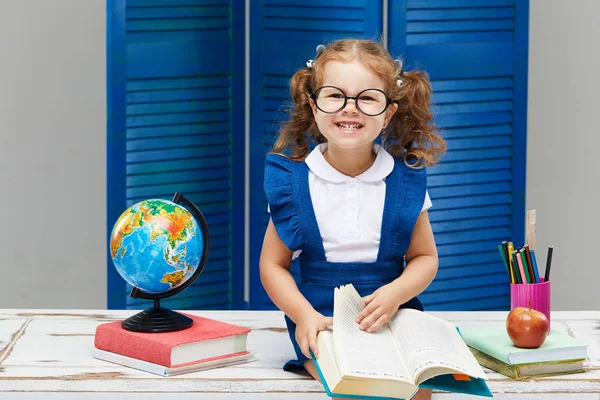 Smart Småbarn Kid Tillbaka Till Skolan Och Happy Time Söt — Stockfoto