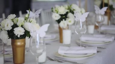 gözlük kağıt kelebekler ile lüks masa dekorasyonu