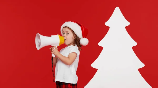 Joyeux Enfant Fille Chapeau Père Noël Enfant Criant Par Mégaphone — Photo