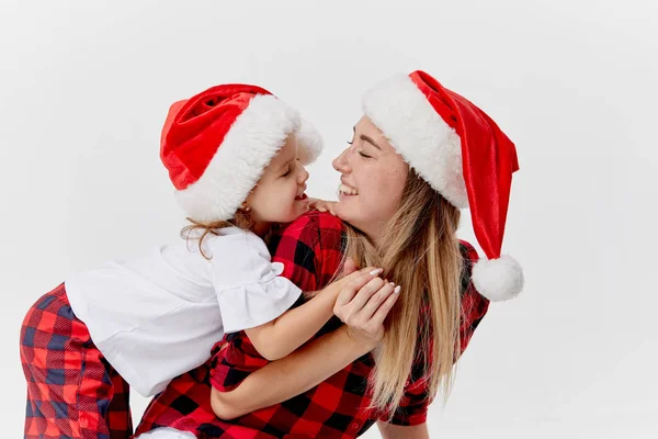 Boże Narodzenie Szczęśliwa Rodzina Przytulająca Matka Córka Małe Dziecko Bawiące — Zdjęcie stockowe