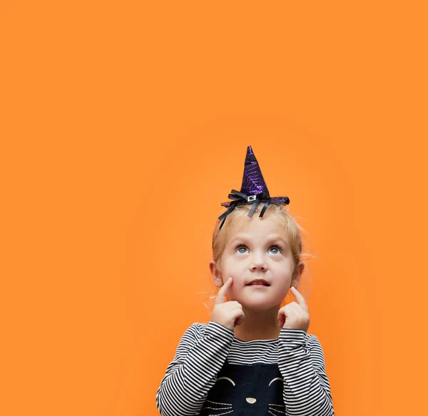 Joyeux Halloween Charmant Petit Costume Sorcière Sur Fond Orange Elle — Photo