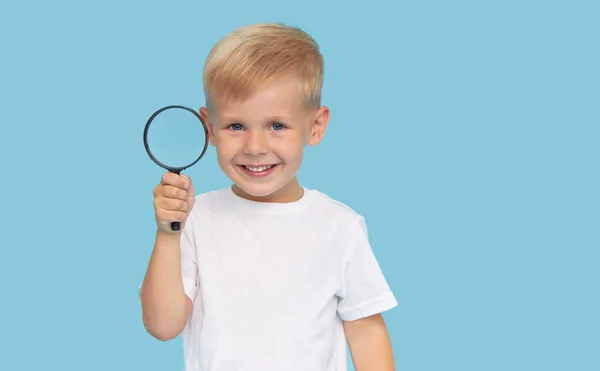 Cute Child Boy Magnifying Glass Blue Background Investigation Discovery Concept — Stock Photo, Image