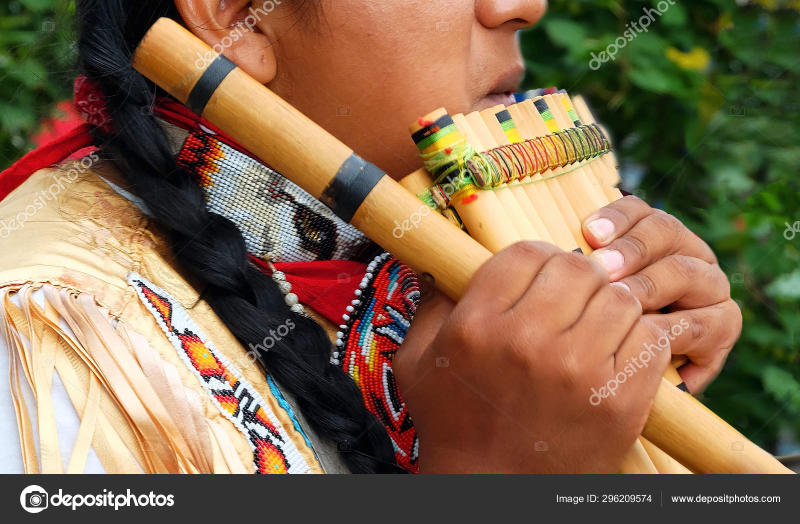 Native wind instruments outlet