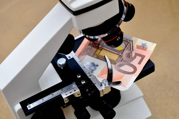 Euro kriz kavramı olarak mikroskop altında