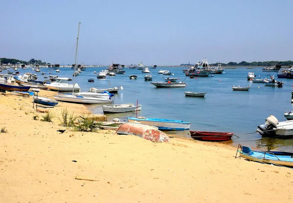 Doğal limanı, Punta Umbria, Huelva, İspanya, 2017/06/27; 13: 30'da sadece editoryal kullanım