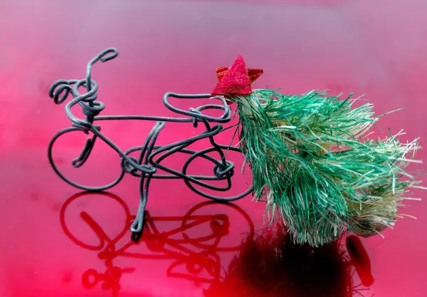 圣诞树和自行车微型 — 图库照片
