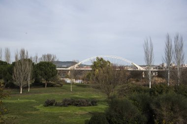 Lusitania köprü Merida İspanya Guadiana Nehri üzerinde