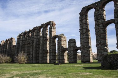 Kalıntıları Roma su kemeri Merida, İspanya