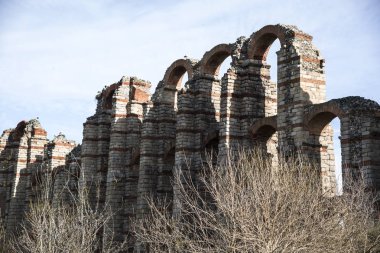 Kalıntıları Roma su kemeri Merida, İspanya