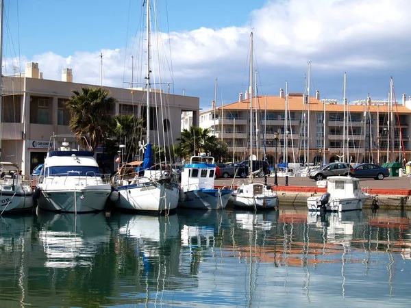 Barcos Anclados Puerto —  Fotos de Stock