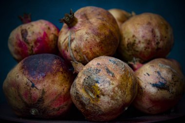 kurutulmuş ve unutulmuş el bombası kiler