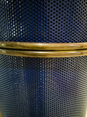 bin altın yüzük ile atık metal