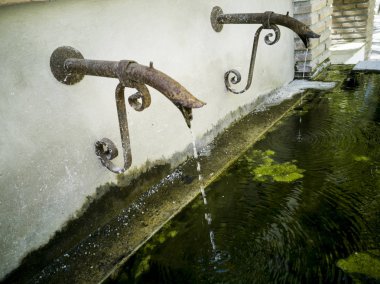 sığır lar için antik yalak