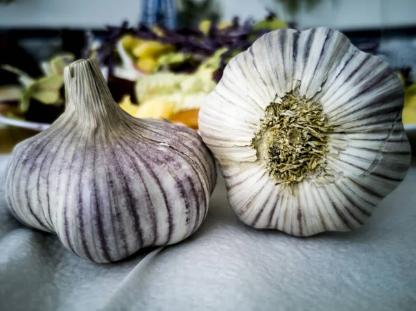 Garlics Rosa Mesa Cozinha — Fotografia de Stock