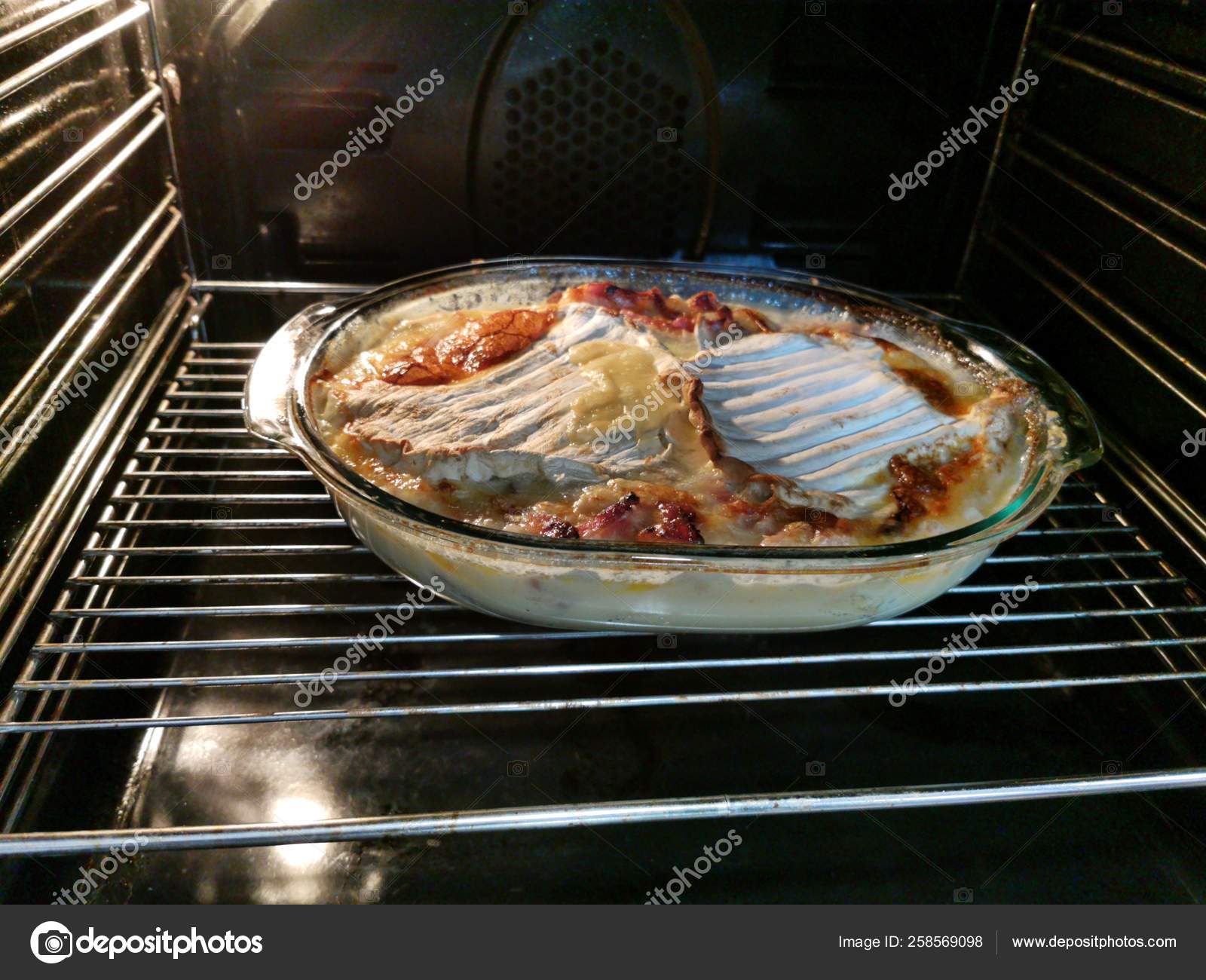 Tartiflette Reblochon Oven Stock Photo C Eskaparate 258569098