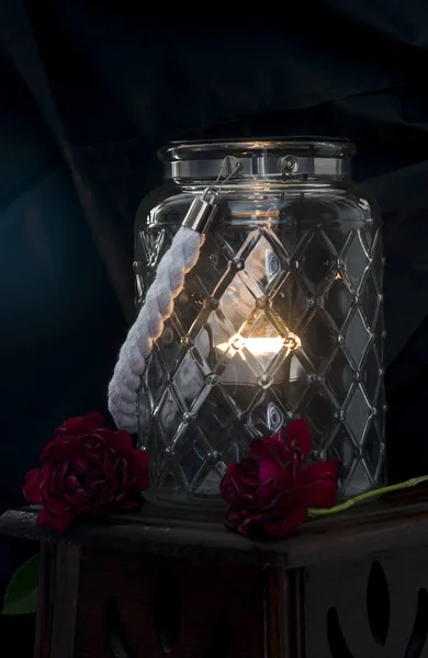 Stor Vas Glas Med Upplyst Ljus — Stockfoto