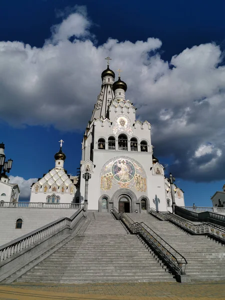 白俄罗斯明斯克圣徒新大教堂 2019年8月17日 — 图库照片