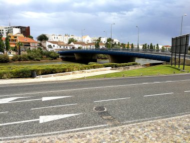 Tavira city, Portekiz, modern köprüler, 2017/06/25; 11:15'te; sadece editoryal kullanım