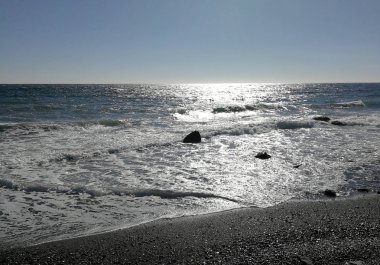 Dalgalar ve metalik renk ile denizbacklight