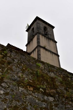 Kilisenin çan kulesi.