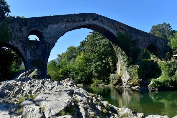Římský Most Cangas Onis — Stock fotografie