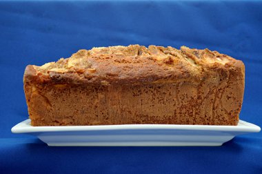 bir kase üzerinde dondurulmuş ahududu