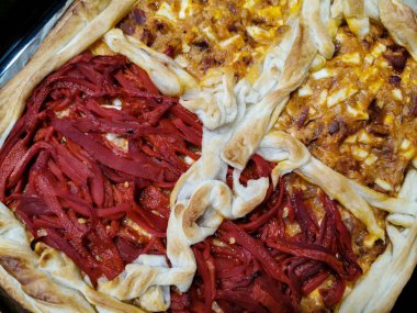 Biber ve ton balığı biber dolması ile Puf böreği pasta