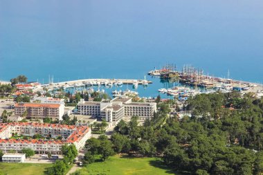 Port Marina kemer, Hotel Ozkaymak Marina 5 * ve diğer binalar (dağ manzarası), Türkiye, kemer, 29 Nisan 2019