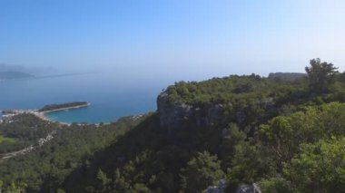 Türkiye, Kemer. Kemer şehrindeki Chalysh Dağı'ndan manzara. Bakış açısı, el düzenlenen