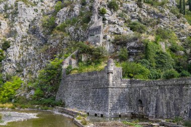Aziz John Kalesi, İlirya Kalesi, Riva Kalesi, Deniz Kapısı yakınında. Kotor, Karadağ.