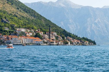 Perast (Kotor Körfezi 'nden şehir manzaralı) Karadağ, Eylül 2019