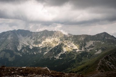 Placlive, üç kopyası, Hruba kopa, Banikov ve Prislop tepeler üzerinde Rohace Baranec tepe Slovakya Batı Tatras dağlarında dağ grubundan