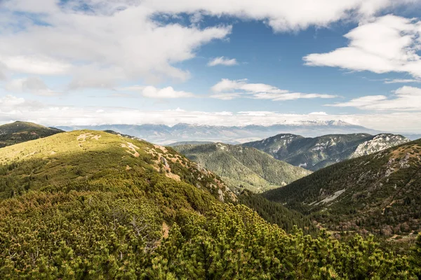 Дивовижні Пейзажі Гірському Масиві Tatry Гір Vysoke Tatry Гори Задньому — стокове фото