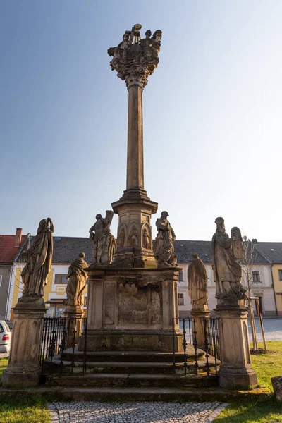 Sloup Nejsvetejsi kolumna Trojice w Lostice miasta w Czechach — Zdjęcie stockowe