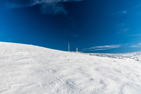 冬の間にスロバキアのマラファトラ山脈のマルティンスケ穴にクリザヴァの丘 — ストック写真