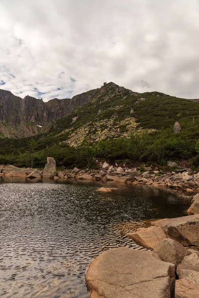 Wild Sniezne Kotly glacial cirque with small lakes and rocks in Karkonosze mountains in Poland — Stock Photo, Image