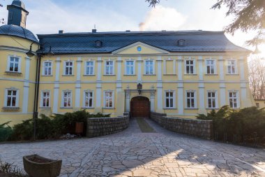 Polonya 'nın Chalupki köyündeki şato.