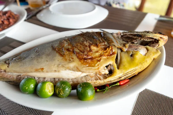 Geleneksel Filipino Gıda Tek Boynuzlu Balık Izgara — Stok fotoğraf