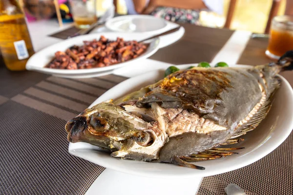 Geleneksel Filipino Gıda Tek Boynuzlu Balık Izgara — Stok fotoğraf