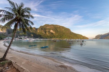 Güzel görüntülemek th içinde El nido Town beach, Palawan, Filipinler