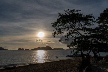 Günbatımı 7 komando Island El Nido Palawan, Filipinler