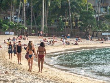 Kasım 19,2018 insanlar El nido Palawan, Filipinler Maremegmeg plaj tatil