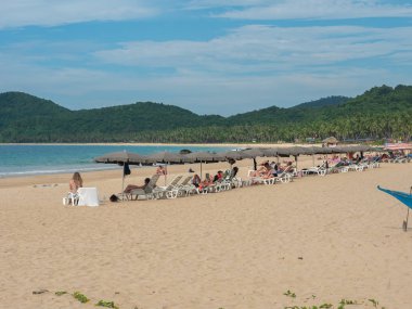 El nido Palawan, Filipinler Nacpan plaj tatil almak insanlar