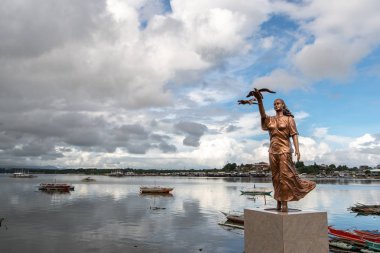 Palawan, Filipinler 'deki Puerto Princesa şehrindeki Baywalk Parkı