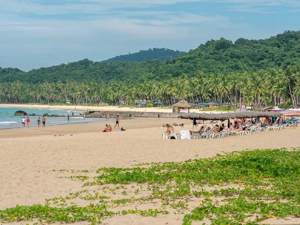 Nov 2018 Personas Que Toman Unas Vacaciones Playa Nacpan Nido —  Fotos de Stock