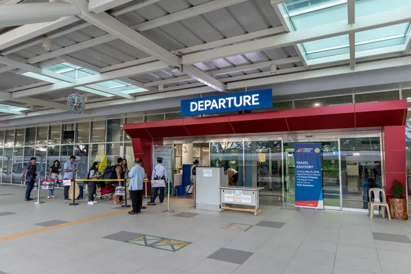 Nov 2018 Viajeros Que Llegan Aeropuerto Puerto Princesa Para Tomar —  Fotos de Stock