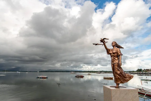 Palawan, Filipinler 'deki Puerto Princesa şehrindeki Baywalk Parkı
