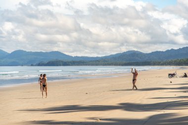 Aralık San Vicente, Palawan, Filipinler, Long Beach'te tatil keyfini 25,2018 insanlar