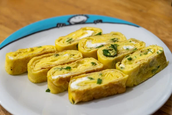 Omelette aux oeufs à la coréenne, rouleau d'oeufs — Photo