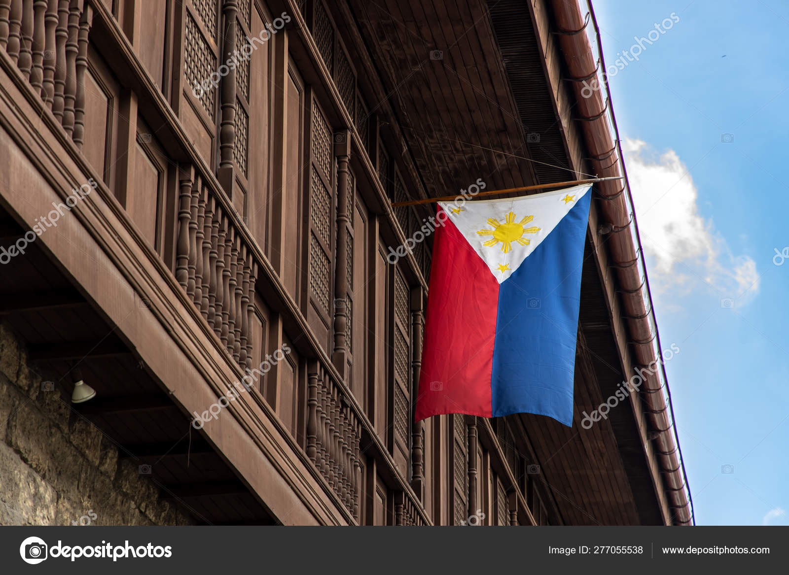 Philippinische Flagge Auf Hausdachern Gehisst Stockfotografie Lizenzfreie Fotos C Bugking88 277055538 Depositphotos